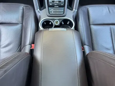 Porsche Cayenne 2014 года за 24 000 000 тг. в Астана – фото 50