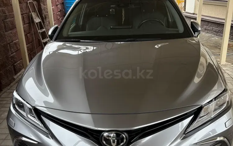 Toyota Camry 2023 года за 17 900 000 тг. в Алматы