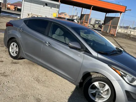 Hyundai Elantra 2014 года за 3 600 000 тг. в Атырау – фото 2