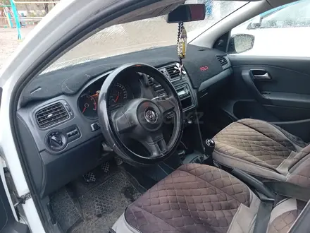 Volkswagen Polo 2015 года за 3 000 000 тг. в Семей – фото 6