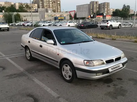 Toyota Carina E 1997 года за 2 900 000 тг. в Алматы – фото 4