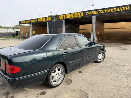 Mercedes-Benz E 230 1996 года за 1 000 000 тг. в Алматы – фото 4