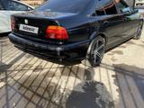 BMW 523 1999 года за 2 500 000 тг. в Алматы – фото 2