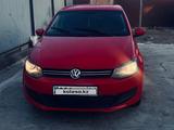 Volkswagen Polo 2011 года за 2 100 000 тг. в Атырау – фото 2