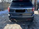 Ford Explorer 2018 года за 16 900 000 тг. в Талдыкорган – фото 2