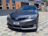 Toyota Camry 2014 годаfor7 700 000 тг. в Атырау – фото 2