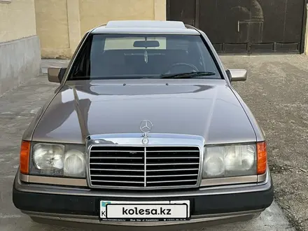 Mercedes-Benz E 200 1993 года за 2 200 000 тг. в Тараз