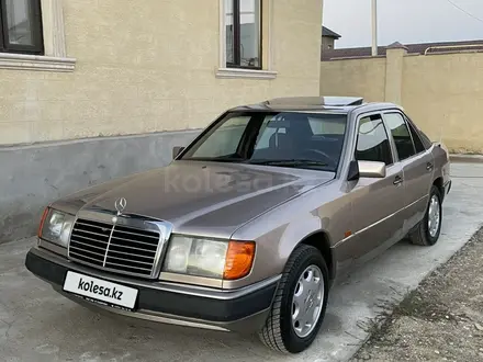 Mercedes-Benz E 200 1993 года за 2 200 000 тг. в Тараз – фото 2