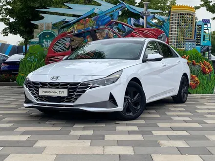 Hyundai Elantra 2023 года за 7 290 000 тг. в Алматы