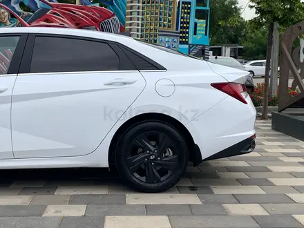 Hyundai Elantra 2023 года за 7 290 000 тг. в Алматы – фото 13