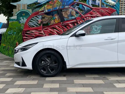 Hyundai Elantra 2023 года за 7 290 000 тг. в Алматы – фото 12