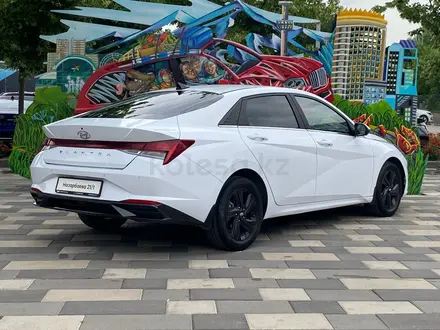 Hyundai Elantra 2023 года за 7 290 000 тг. в Алматы – фото 7