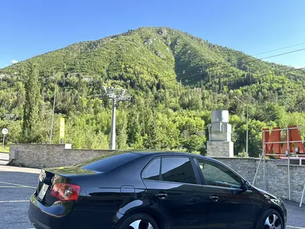 Volkswagen Jetta 2005 года за 2 900 000 тг. в Алматы – фото 11