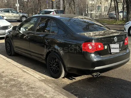 Volkswagen Jetta 2005 года за 2 900 000 тг. в Алматы – фото 4