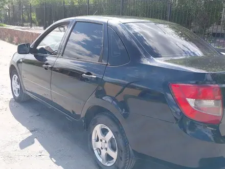 ВАЗ (Lada) Granta 2190 2013 года за 2 600 000 тг. в Семей – фото 3