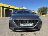 Hyundai Accent 2021 года за 7 200 000 тг. в Уральск – фото 2