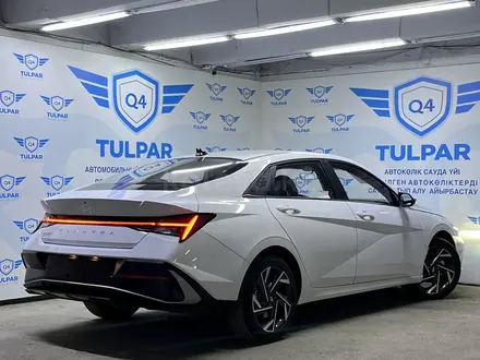 Hyundai Elantra 2023 года за 10 200 000 тг. в Шымкент – фото 3