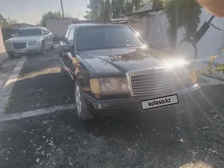 Mercedes-Benz E 230 1992 года за 1 500 000 тг. в Семей – фото 3