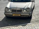 Mercedes-Benz E 320 1998 года за 3 700 000 тг. в Актау – фото 3