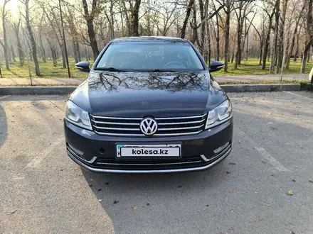 Volkswagen Passat 2011 года за 5 500 000 тг. в Алматы