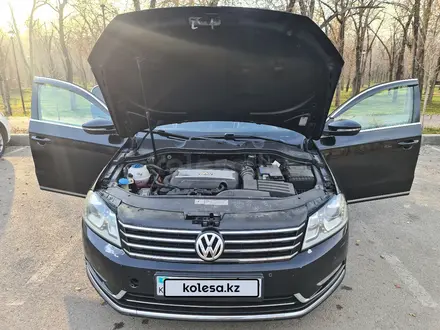 Volkswagen Passat 2011 года за 5 500 000 тг. в Алматы – фото 12