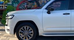 Toyota Land Cruiser 2023 года за 55 490 000 тг. в Алматы – фото 4