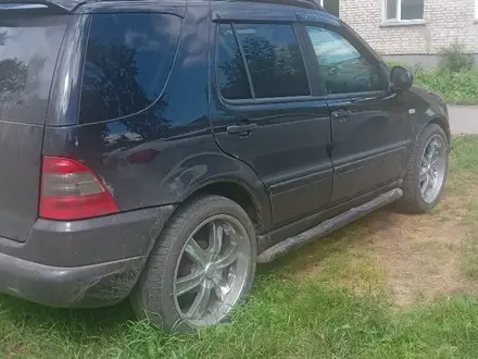 Mercedes-Benz ML 320 2001 года за 5 000 000 тг. в Степногорск – фото 20