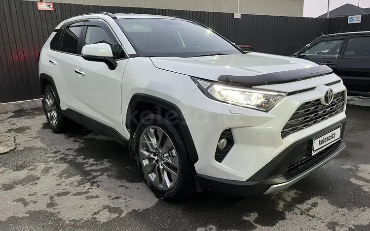 Toyota RAV4 2020 года за 17 000 000 тг. в Шымкент