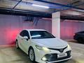 Toyota Camry 2018 годаүшін13 200 000 тг. в Астана – фото 2