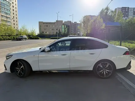 BMW 530 2024 года за 38 900 000 тг. в Астана – фото 10