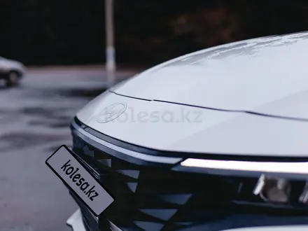 Hyundai Elantra 2023 года за 9 499 999 тг. в Петропавловск – фото 6