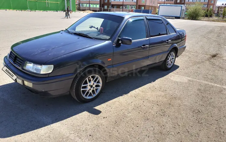 Volkswagen Passat 1993 годаүшін1 200 000 тг. в Актобе