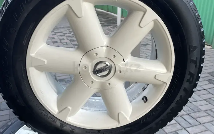 Комплект колёс в сборе шины и диски для нисана за 250 000 тг. в Алматы