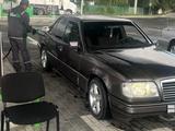Mercedes-Benz E 220 1994 годаүшін900 000 тг. в Талдыкорган – фото 3