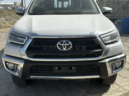 Toyota Hilux 2024 года за 23 500 000 тг. в Актау