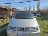 Volkswagen Sharan 1996 года за 1 500 000 тг. в Тараз – фото 2