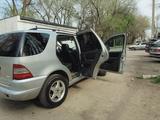 Mercedes-Benz ML 430 1999 года за 3 200 000 тг. в Тараз – фото 5