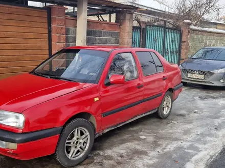 Volkswagen Vento 1994 года за 800 000 тг. в Алматы