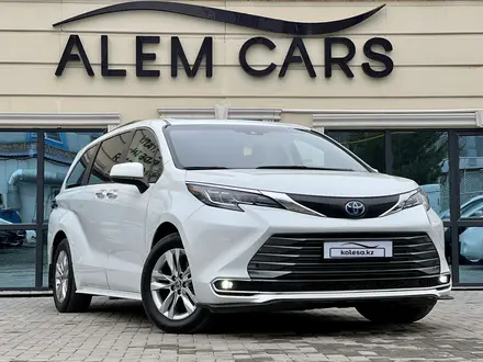 Toyota Sienna 2022 года за 22 200 000 тг. в Алматы – фото 2