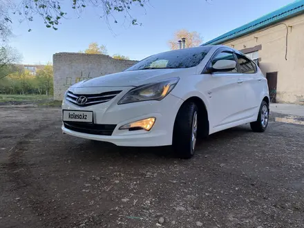 Hyundai Solaris 2015 года за 5 300 000 тг. в Актобе