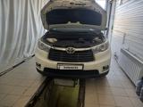 Toyota Highlander 2014 года за 15 500 000 тг. в Актау