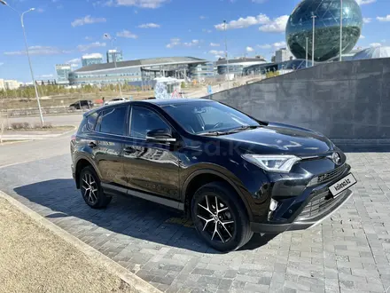 Toyota RAV4 2019 года за 14 900 000 тг. в Астана – фото 17