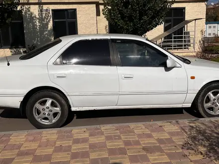 Toyota Camry 1998 года за 2 650 000 тг. в Алматы – фото 4