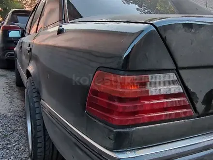 Mercedes-Benz E 230 1990 года за 1 350 000 тг. в Сарыагаш