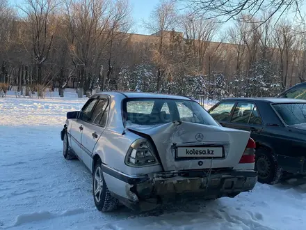 Mercedes-Benz C 180 1993 года за 900 000 тг. в Караганда – фото 3