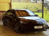 Toyota Camry 2023 года за 15 500 000 тг. в Алматы – фото 2
