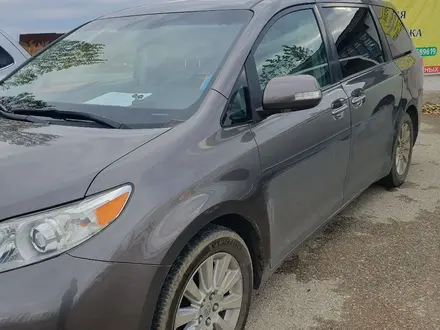 Toyota Sienna 2013 года за 10 500 000 тг. в Актобе