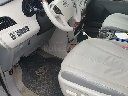 Toyota Sienna 2013 года за 10 500 000 тг. в Актобе – фото 10