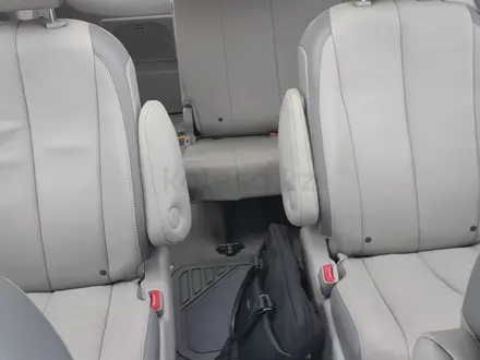 Toyota Sienna 2013 года за 10 500 000 тг. в Актобе – фото 12