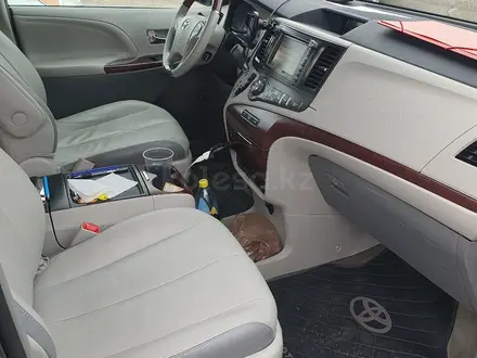 Toyota Sienna 2013 года за 10 500 000 тг. в Актобе – фото 4